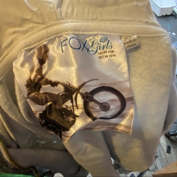 Size XL Ladies Fox Sweater - Picture 3 of 3